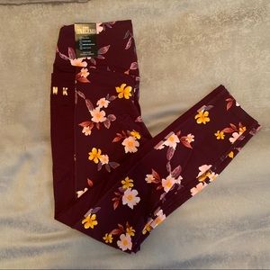 Small PINK Ultimate 7/8 ankle leggings